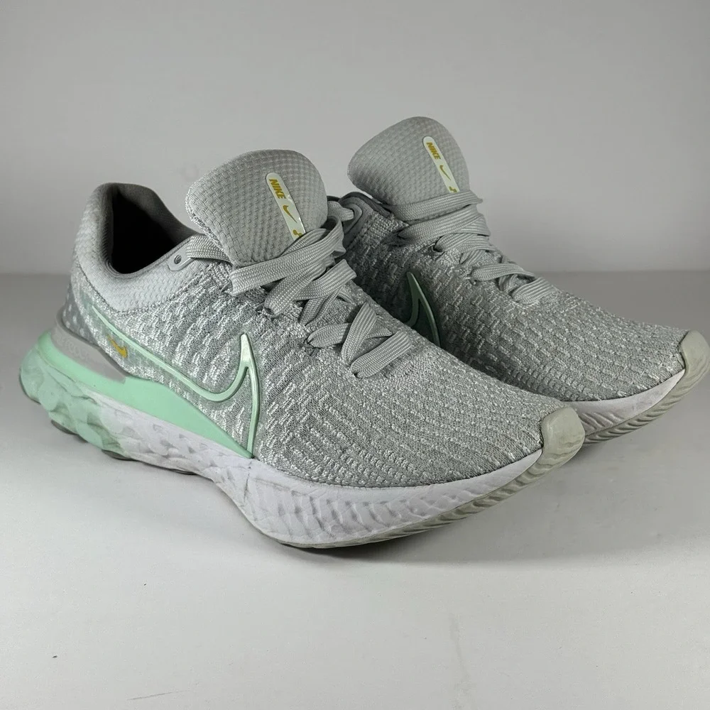 Nike Women's React Infinity Run Flyknit‎ 3 Running Shoes, Grey/Mint, Size 8
